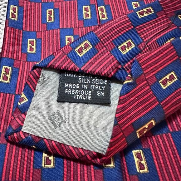 Vintage Fendi red monogram geometric silk tie - Picture 4 of 7